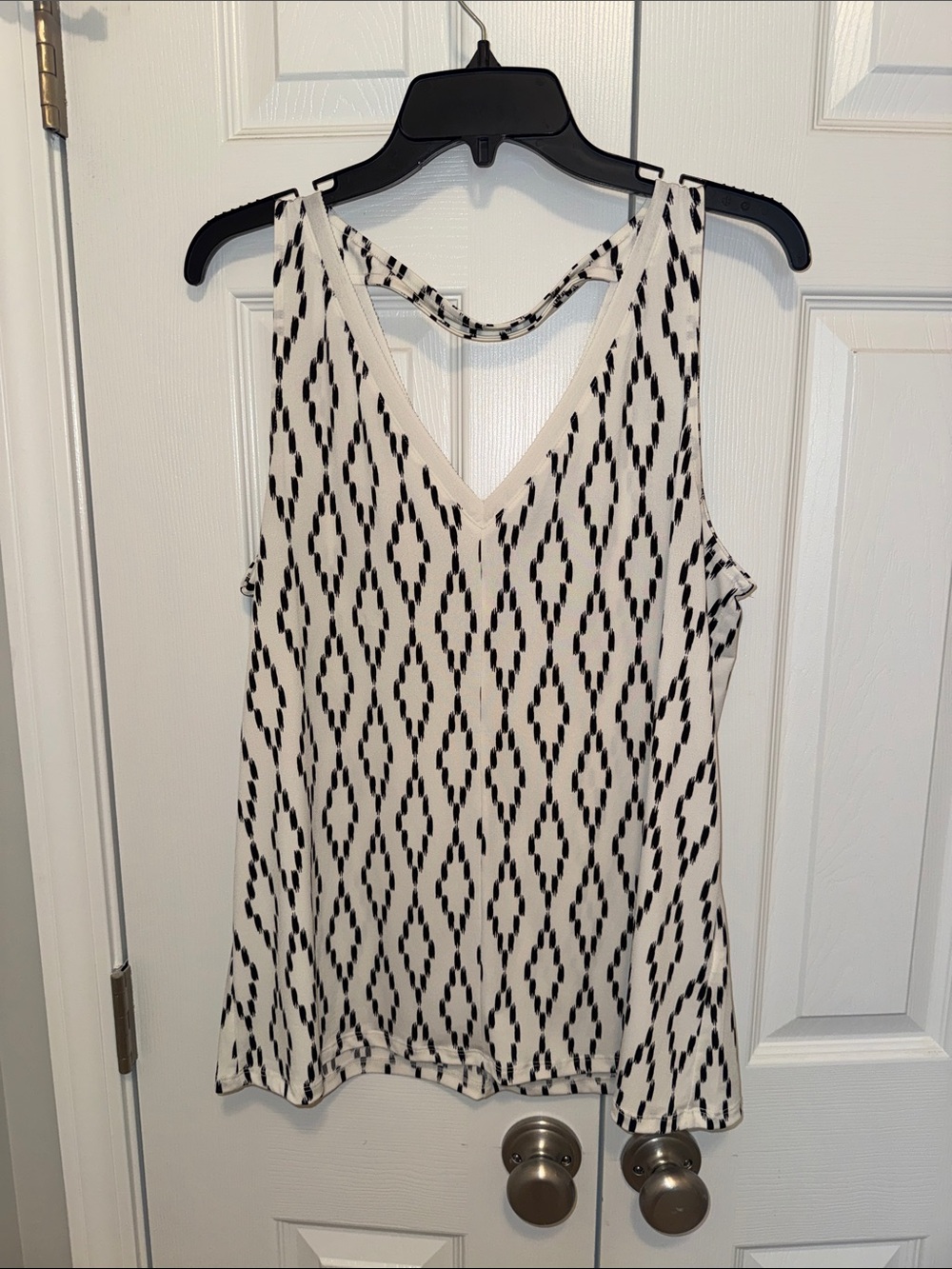 Banana Republic Black & White Geometric V-Neck Tank